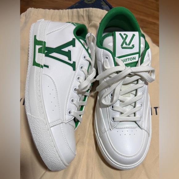 Authentic Louis Vuitton Charlie sneaker white & green - Picture 15 of 16